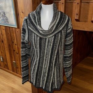 Miilla size Medium M Charcoal knit Gray Cowl Neck Sweater